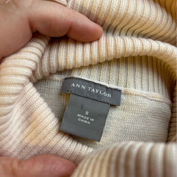 Ann Taylor cream ribbed turtle neck sweater size small S - Picture 3 of 3